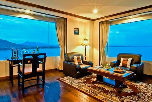 Champasak Grand Hotel