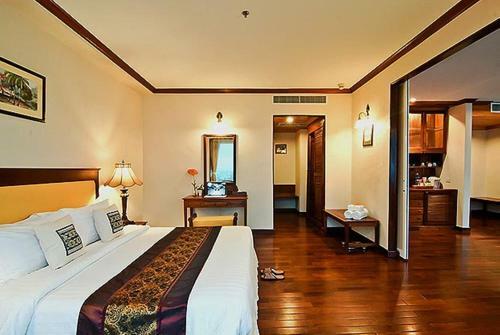 Champasak Grand Hotel