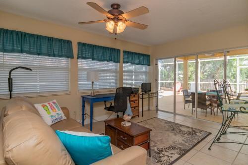 Sunny Days Bradenton Pool Home Minutes From Local Beaches Home