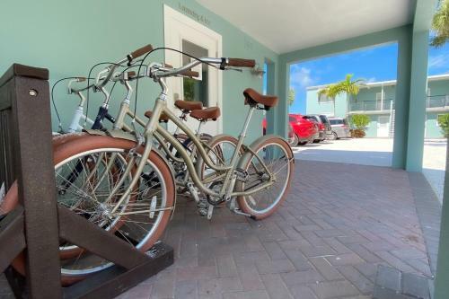 Bungalow Beach Place 1
