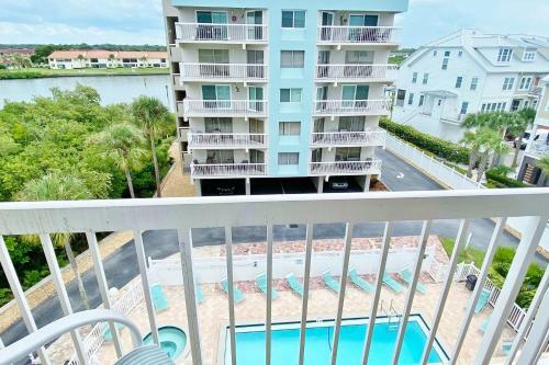 Water View 404
