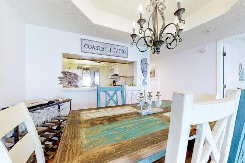 Crescent Beach Club I 19c