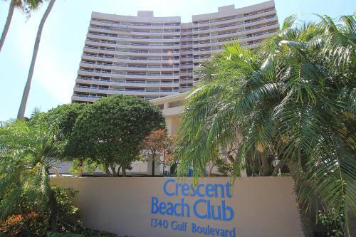 Crescent Beach Club I 19c