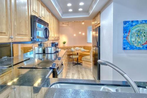 Lighthouse Pointe 502