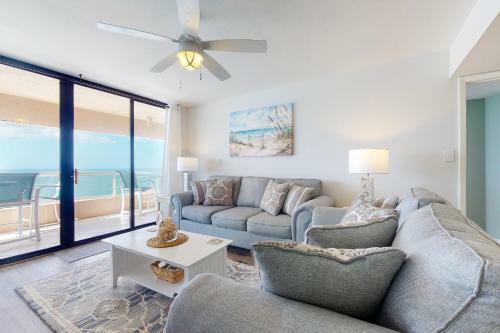 Crescent Beach Club I 14f