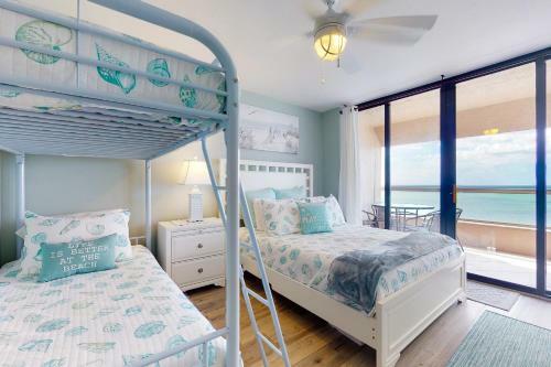 Crescent Beach Club I 14f