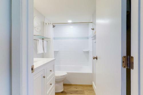 Crescent Beach Club I 14f