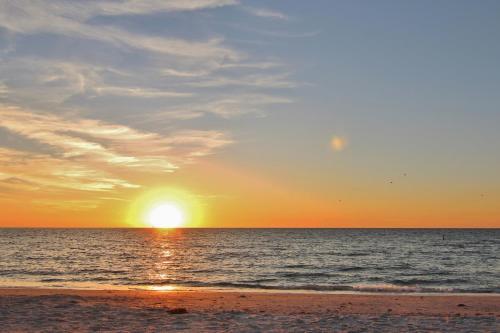 Crescent Beach Club I 14f