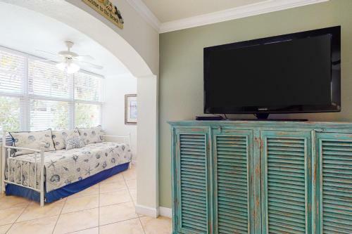 Barefoot Beach Resort F104