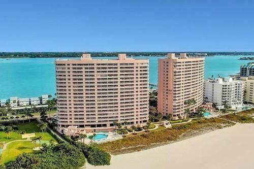 Crescent Beach Club II 3c