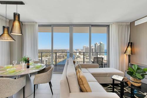 5 Amenities 22 High Floor With Stunning Views Infinity Edge Pool