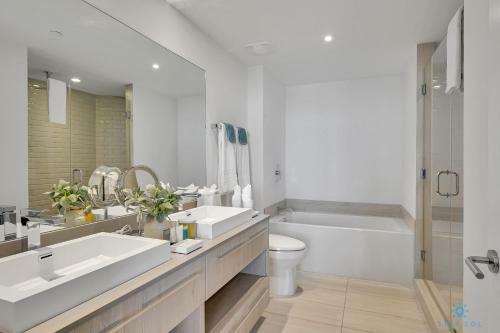 5 Amenities 22 High Floor With Stunning Views Infinity Edge Pool