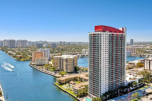 5 Amenities 22 High Floor With Stunning Views Infinity Edge Pool