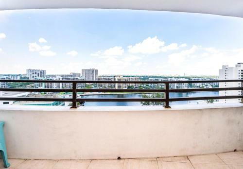 Apartamento Ocean Front Alexander Towers # 1503