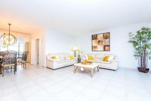 Apartamento Ocean Front Alexander Towers # 1503