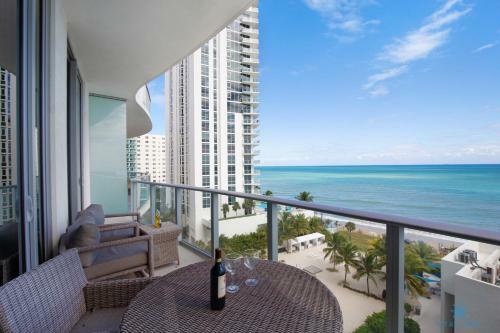 5 Beachfront Condo Amazing Rooftop Pool Front Oceanview Balcony