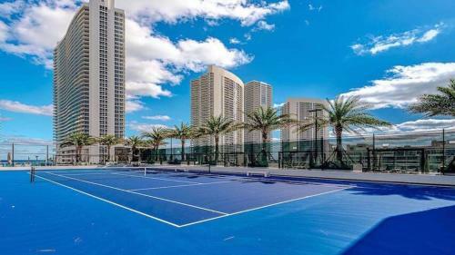 1 Million Dollar Listing Oceanfront Balcony 2br2ba