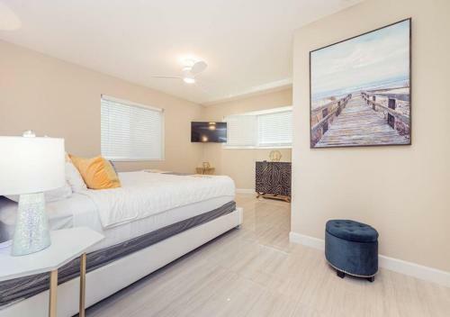 Luxe Stunning 4 Bdr 3,5 Bath With Heated Pool
