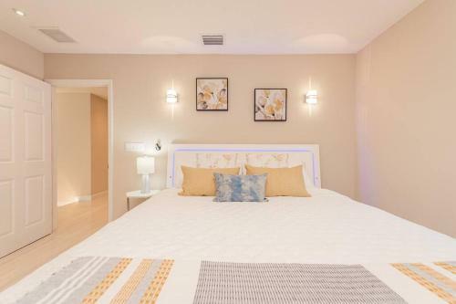 Luxe Stunning 4 Bdr 3,5 Bath With Heated Pool