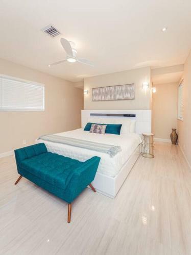 Luxe Stunning 4 Bdr 3,5 Bath With Heated Pool