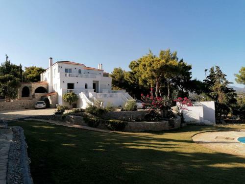 Luxury Apartment In Idyllic Estate!