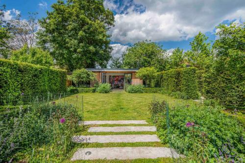 Stunning Central Henley Holiday Home