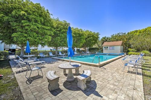 Apartamento Coastal Condo With Pool Access Less Than 1 Mi To Beach!