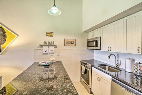 Apartamento Coastal Condo With Pool Access Less Than 1 Mi To Beach!