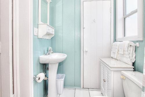 Seaspray Beach Cottage B