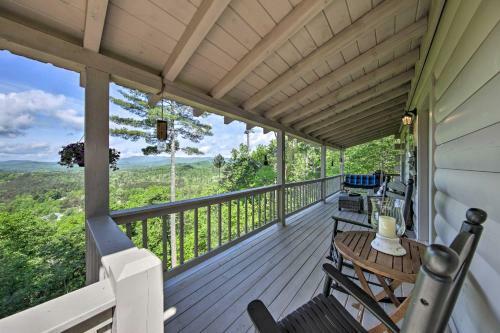 Treetop Hideout With Long-range Mountain Views!