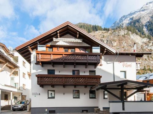 Spectacular Apartment In L�ngenfeld With 3 Balconies