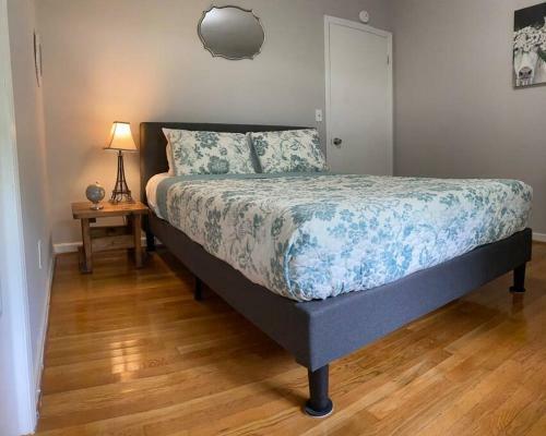 3 Bed 1.5 Bath Central Location, 11 Min To Base