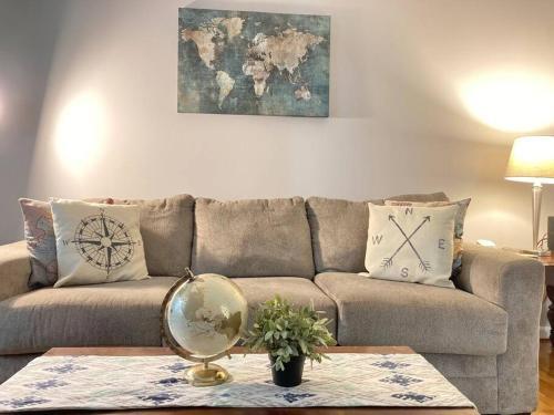3 Bed 1.5 Bath Central Location, 11 Min To Base