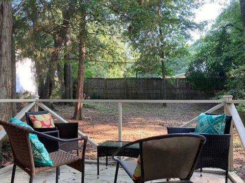 3 Bed 1.5 Bath Central Location, 11 Min To Base