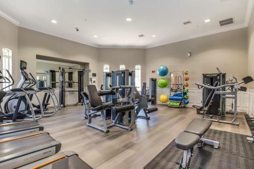 Updated Vista Cay Townhome, 10 Min From Universal