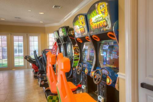 Updated Vista Cay Townhome, 10 Min From Universal