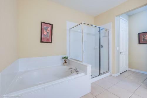 Apartamento Beautiful Lakeview Condo Wprivate Balcony