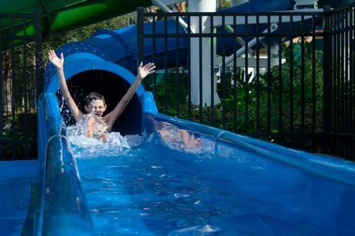 Spacious Home Wprivate Poolspa & Free Waterpark