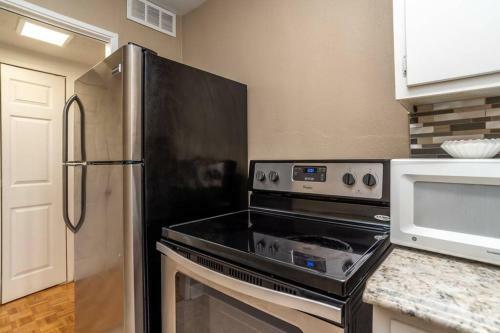 Apartamento Downtown! Private Balcony! 24 Concierge! 11h