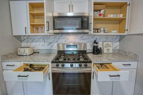 Amazing. 3bd 2ba +selfie Room. Close To Downtown Atl