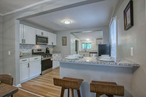 Amazing. 3bd 2ba +selfie Room. Close To Downtown Atl