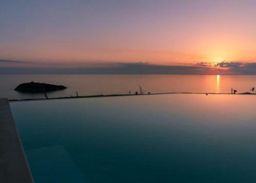 Luxury Villa Blue&blanc Piscina A Sfioro Isola