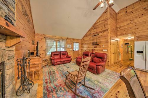 Peaceful Ellijay Cabin With Grill, Resort Pool!