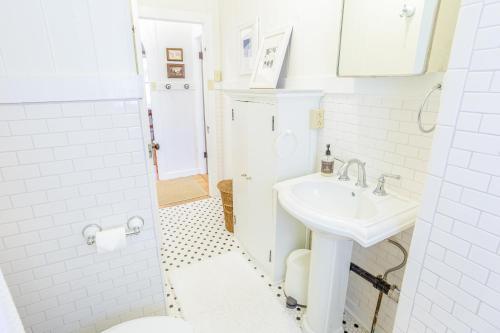 Garden Cottage Unit B