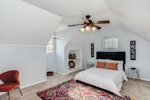 Wow! Spacious Retreat & Amazing Yard 2400+4bd/3bth