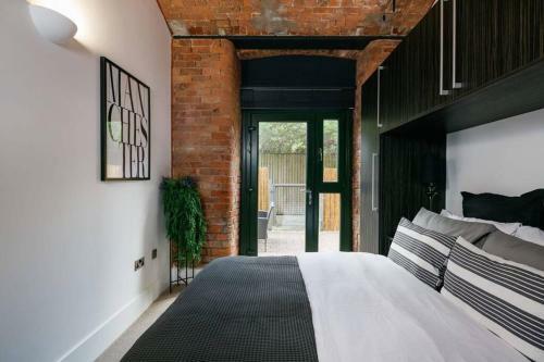 Manchester Warehouse Apartment By Jacksonheim Residences