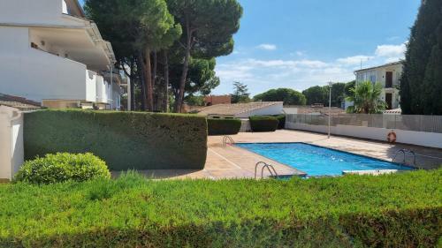 Precioso Apartamento Renovado Con Piscina