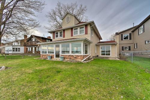 Riverfront Algonac Escape With Sunroom And Grill!