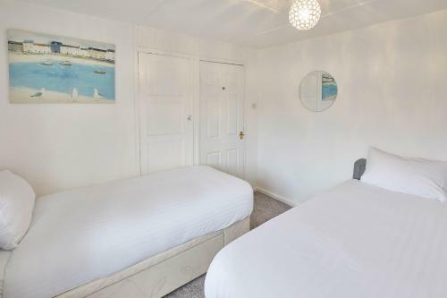 Host & Stay - The Bolt Hole