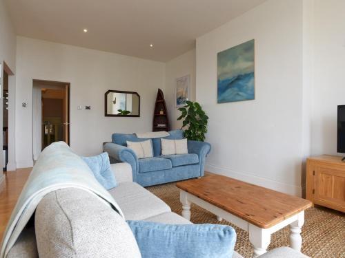 Pass The Keys 2bed Seafront Apartment With Fantastic Views And Parking